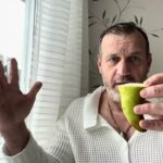 Вот как он потерял ногу.