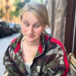 Поехал в Стокгольм.